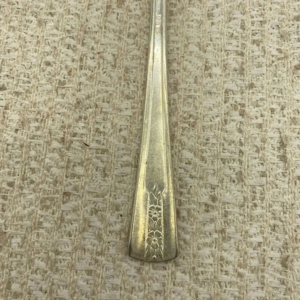 Wm. Rogers & Son IS Silverplate - Floral Design- 8.5” Meat Serving Fork